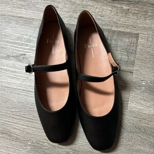 Women’s Black Flats